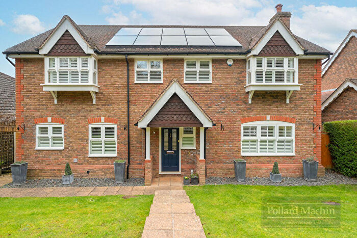 4 Bedroom Detached House For Sale In Beech Avenue, South Croydon, CR2