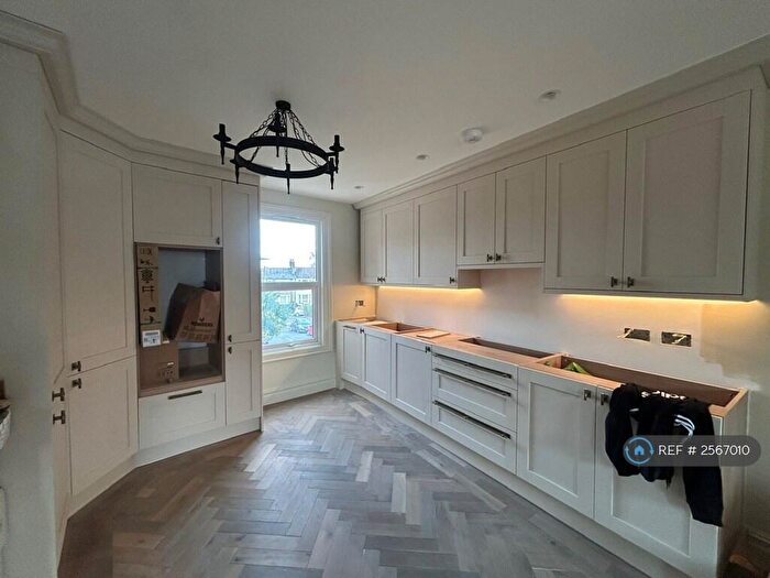2 Bedroom Maisonette To Rent In Richmond Road, London, N2
