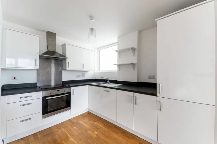 2 Bedroom Flat To Rent In Pyrene House, Brentford, TW8