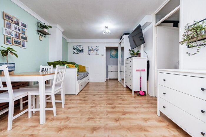 1 Bedroom Flat For Sale In Church Lane, Bedford, Bedfordshire, MK41