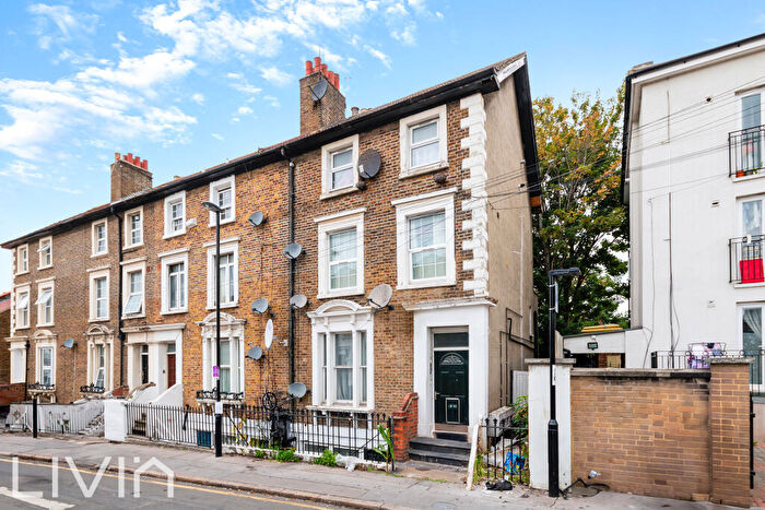 1 Bedroom Flat For Sale In Montague Road, Croydon, CR0
