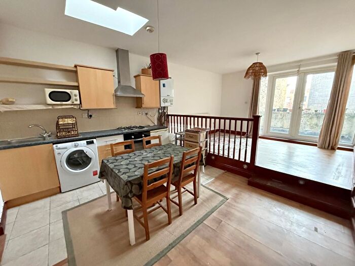 1 Bedroom Flat To Rent In A Bethnal Green Road, E2