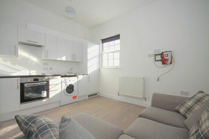 1 Bedroom Flat To Rent In High Street, Blue Town, Sheerness, ME12