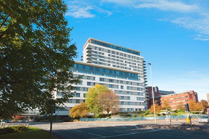 1 Bedroom Flat For Sale In Alencon Link, Basingstoke, Hampshire, RG21