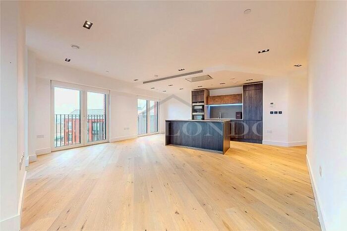 2 Bedroom Flat To Rent In Keybridge Tower, Exchange Gardens, Vauxhall, SW8