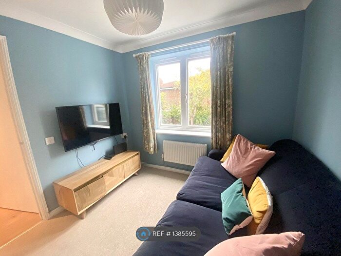 4 Bedroom Semi-detached House To Rent In Brinkworth Way, London, E9