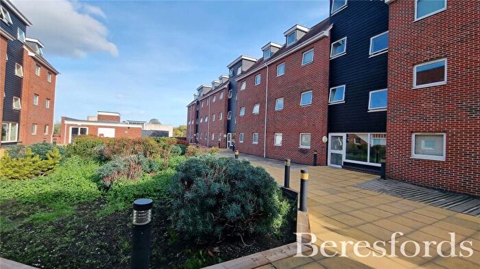 2 Bedroom Apartment For Sale In Nayland Court, Market Place, RM1