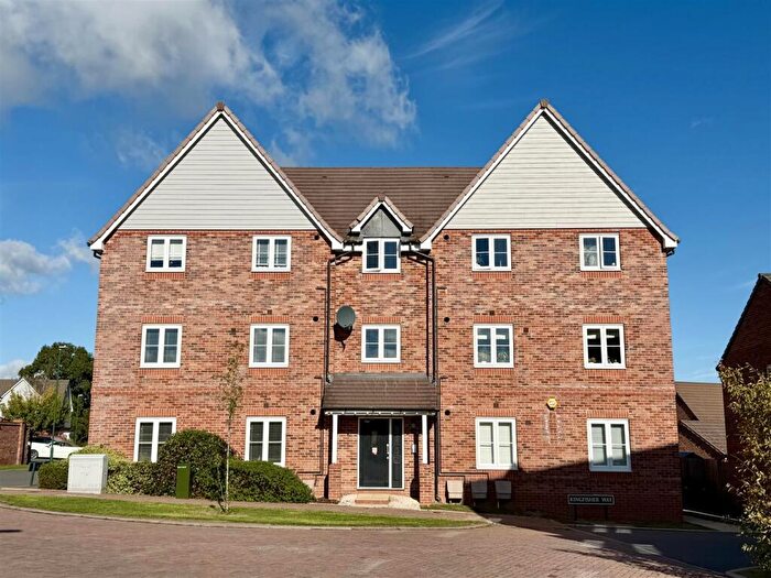 2 Bedroom Apartment For Sale In Kingfisher Way, Cheswick Green, Solihull, B90
