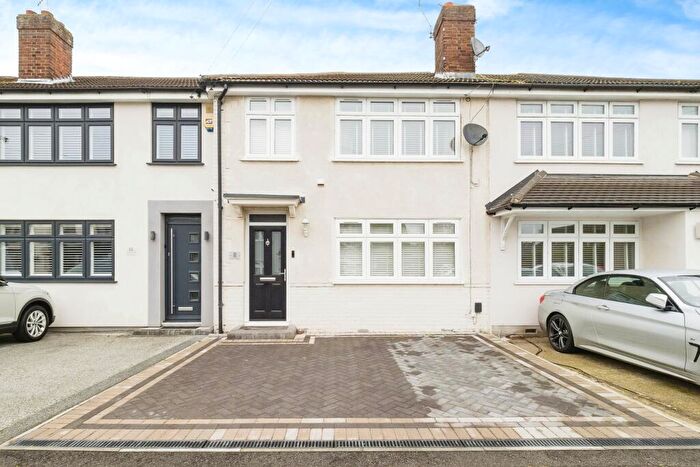 3 Bedroom Terraced House For Sale In Carnforth Gardens, Hornchurch, RM12
