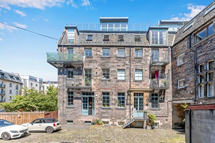 2 Bedroom Flat For Sale In / Maritime Street, Leith, Edinburgh, EH6