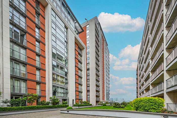 1 Bedroom Flat For Sale In Western Gateway, Royal Docks, London, E16