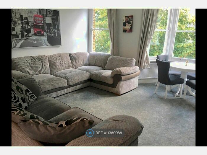 2 Bedroom Flat To Rent In Wellmeadow Road, London, SE13