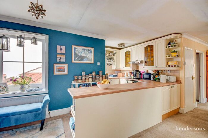 2 Bedroom Maisonette For Sale In Sandgate, Whitby, YO22