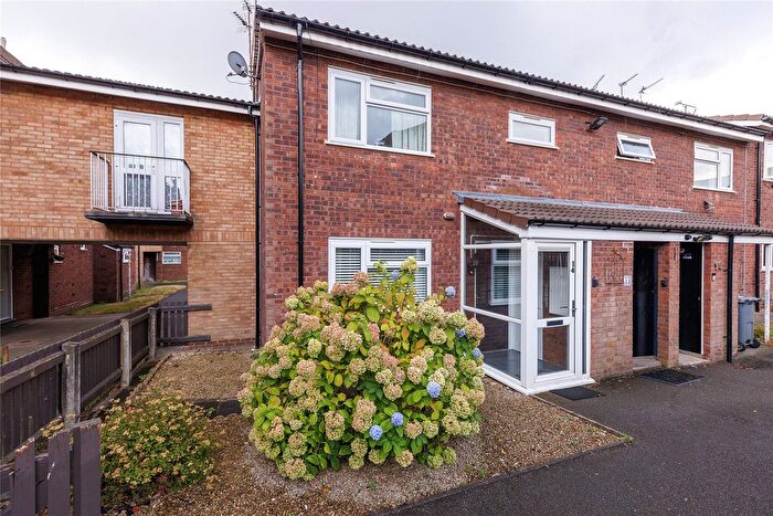 1 Bedroom Flat To Rent In Ratcliff Walk, Oldbury, West Midlands, B69