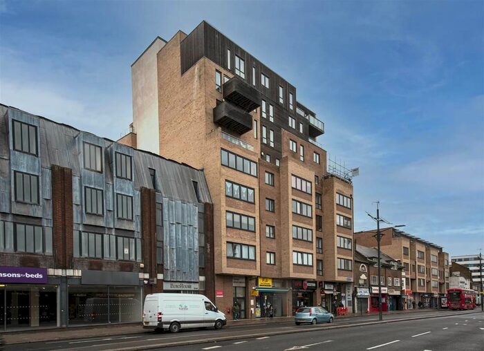 1 Bedroom Flat To Rent In High Street, Hounslow, TW3