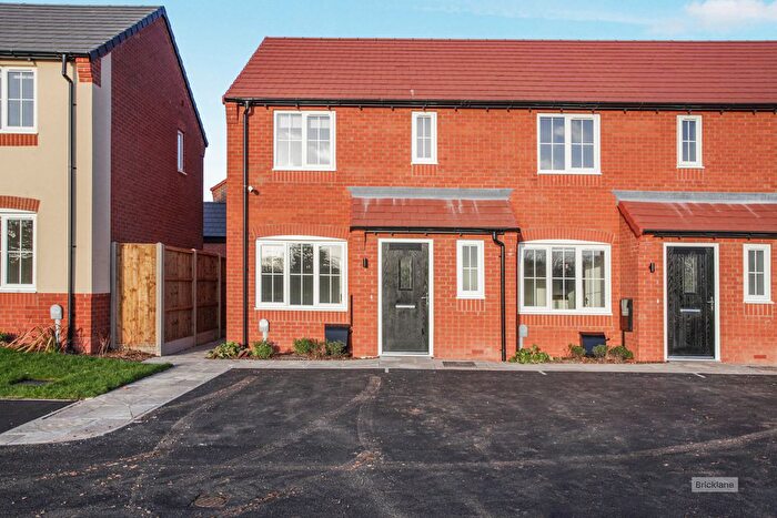 3 Bedroom Semi Detached House To Rent In Vitellius Close, Nuneaton, CV11