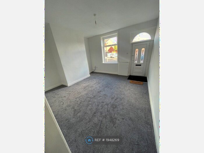 2 Bedroom Terraced House To Rent In Bury, Bury, BL9