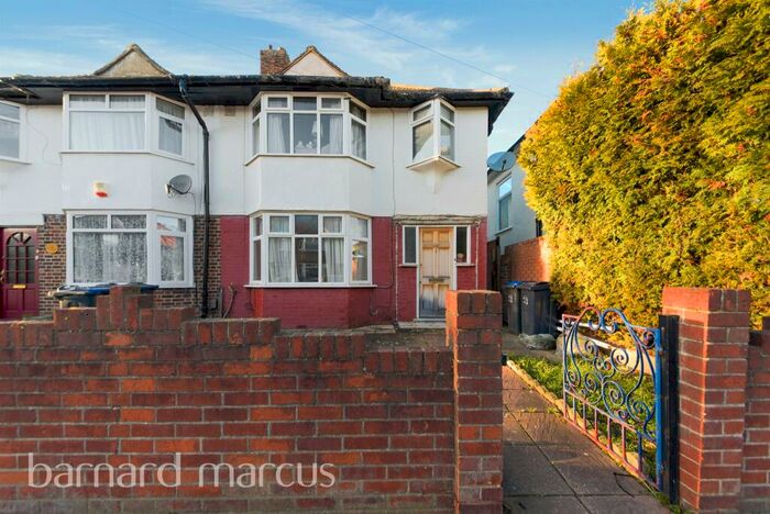 3 Bedroom Terraced House For Sale In Cambridge Road, Mitcham, CR4