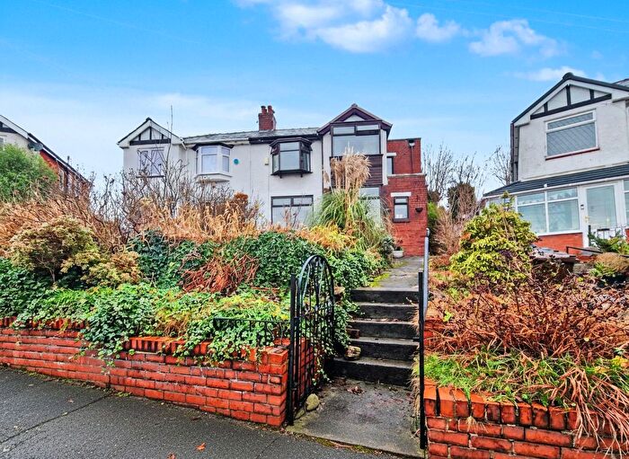 4 Bedroom Semi-Detached House To Rent In Mountside Crescent, Prestwich, M25