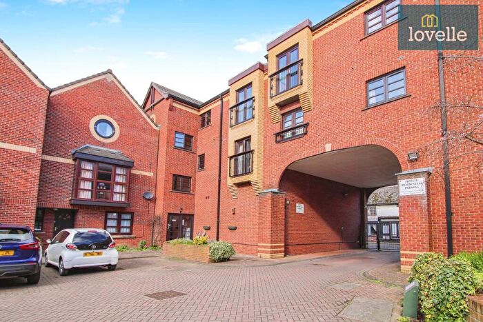 2 Bedroom Flat For Sale In Wellowgate Mews, Grimsby, Lincoln, Lincolnshire, DN32