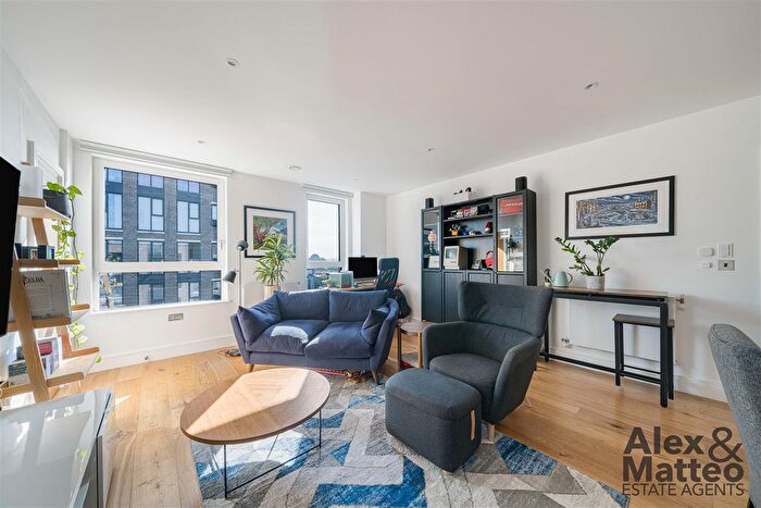 1 Bedroom Flat For Sale In Gullivers Walk, Marine Wharf East, Surrey Quays, SE8