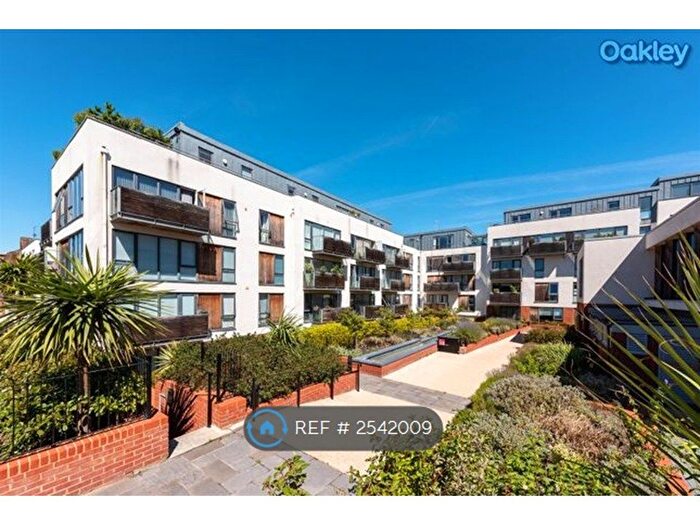 2 Bedroom Flat To Rent In Southdown House, Hove, BN3