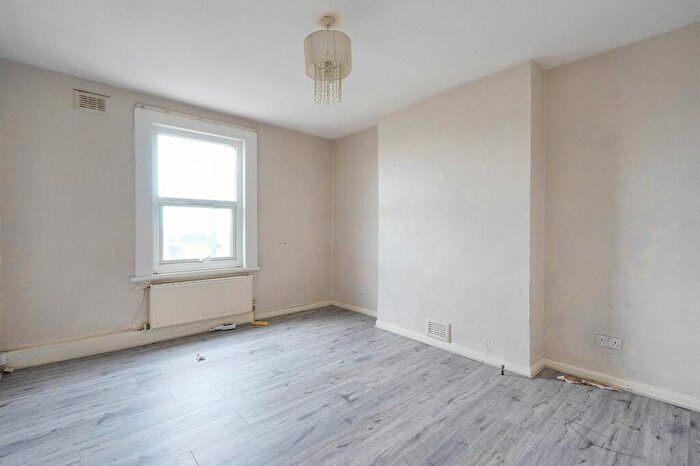 1 Bedroom Flat For Sale In C Scrubs Lane, Harlesden, London, NW10