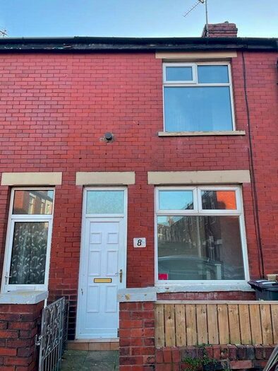 2 Bedroom Property To Rent In Gisburn Grove, Blackpool, Lancashire FY3