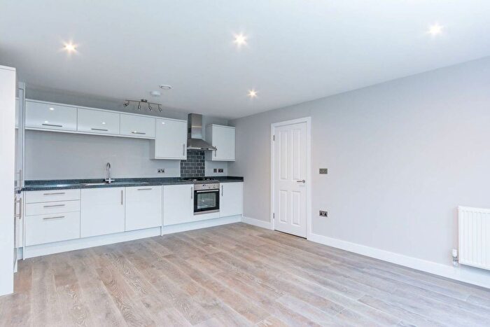1 Bedroom Flat To Rent In Castlebar Road, Ealing, London, W5
