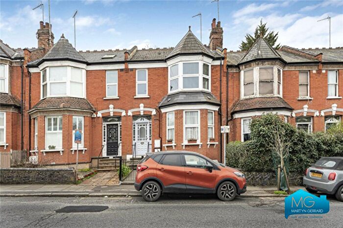 2 Bedroom Apartment To Rent In Dollis Road, London, N3