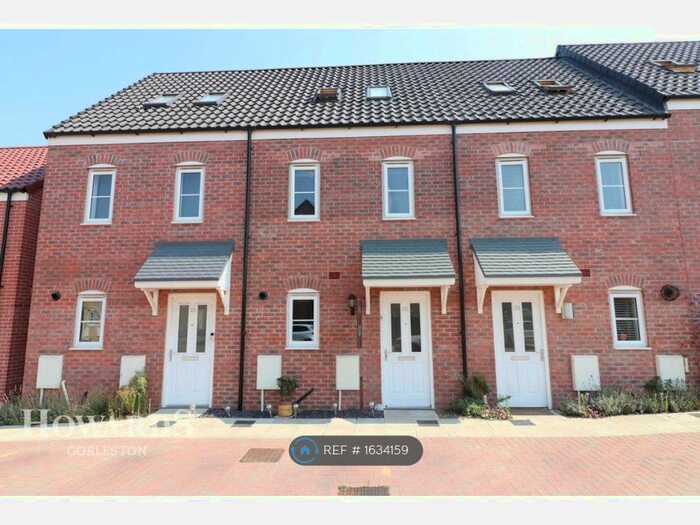 3 Bedroom Terraced House To Rent In Marler Close, Great Yarmouth, NR31