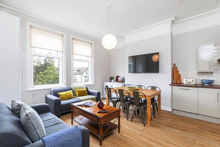 6 Bedroom House To Rent In B Cardigan Road, Leeds, LS6