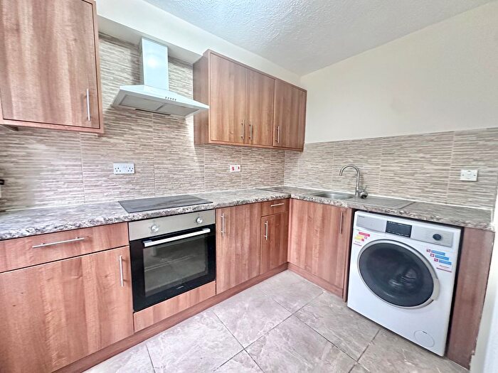 2 Bedroom Flat To Rent In Waterfield Close, Belvedere, DA17