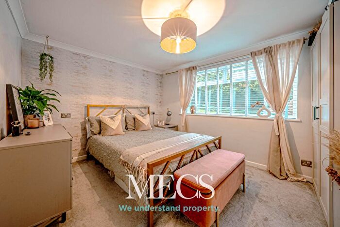 2 Bedroom Apartment For Sale In Sheepmoor Close, Birmingham, West Midlands, B17