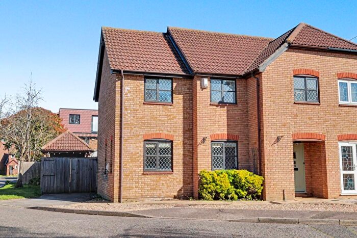 4 Bedroom Semi Detached House For Sale In Sedgemoor, Shoeburyness, SS3