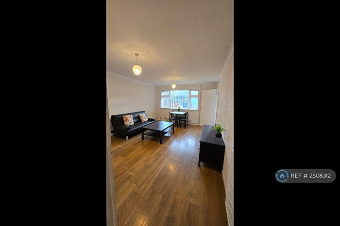 2 Bedroom Semi-Detached House To Rent In Blackhall Road, Cambridge, CB4