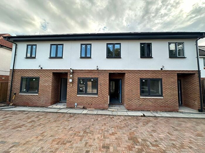 4 Bedroom Semi-Detached House To Rent In London Road, Langley, SL3