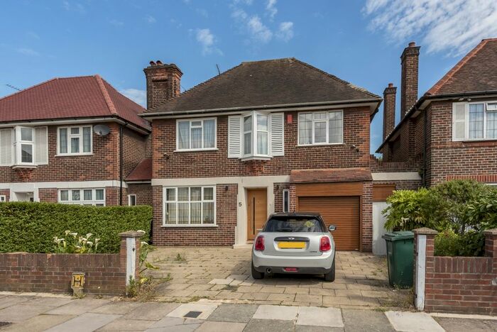 4 Bedroom Detached House To Rent In Kenver Avenue, London, N12
