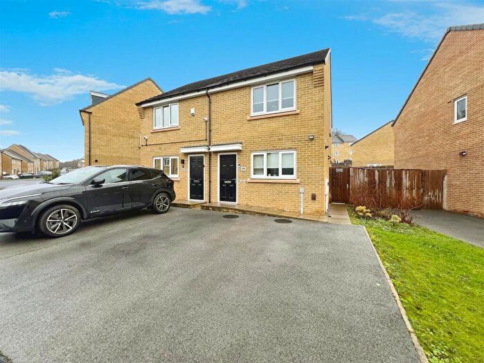 2 Bedroom Semi Detached House For Sale In Poplars Park Avenue, Bradford, BD2