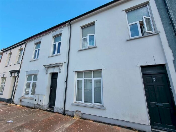 2 Bedroom Flat To Rent In Lower Cathedral Road, Cardiff, CF11