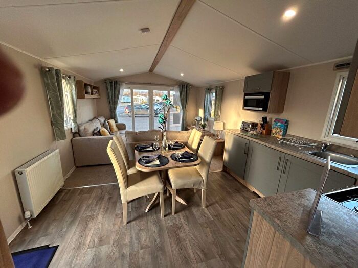 2 Bedroom Park Home For Sale In Tosside, Skipton, BD23