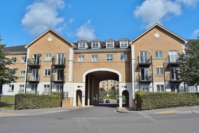 2 Bedroom Flat To Rent In The Dell, Polygon, Southampton, SO15