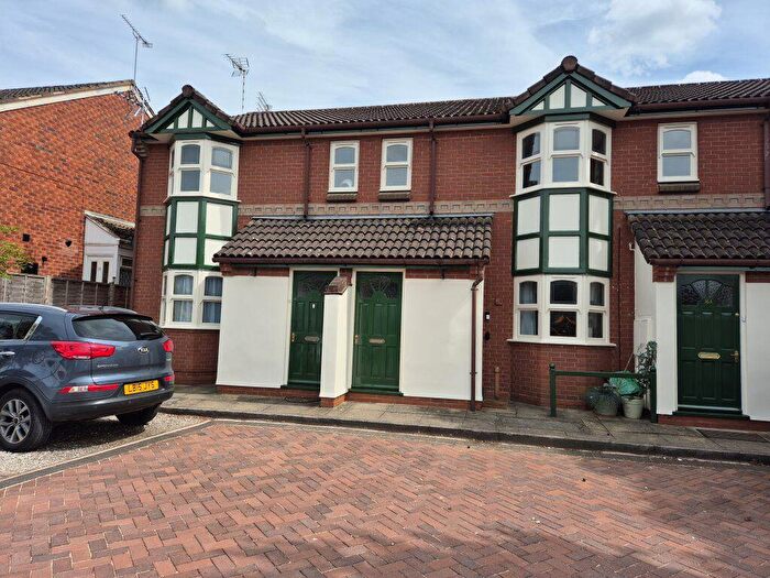 1 Bedroom Flat To Rent In Dubarry Avenue, Kingswinford, DY6