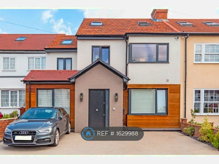 1 Bedroom Flat To Rent In Studio Harewood Road, Isleworth, TW7