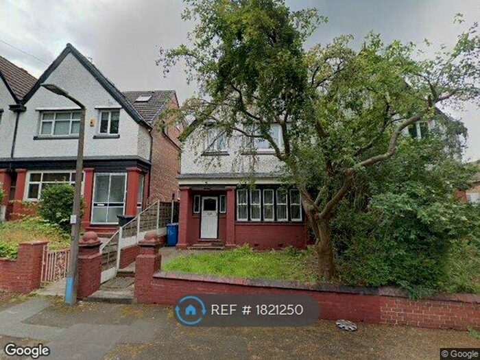 3 Bedroom Semi-Detached House To Rent In Rochester Avenue, Prestwich, Manchester, M25