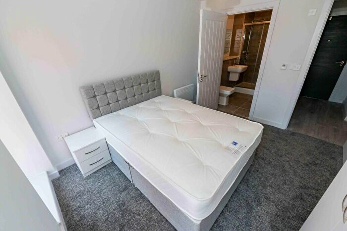 2 Bedroom Apartment To Rent In Neptune Place, Liverpool, Merseyside, L8