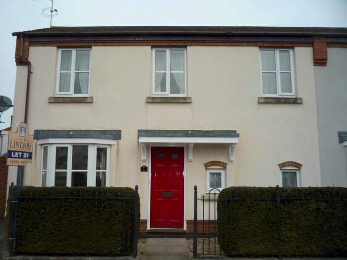2 Bedroom Terraced House To Rent In Woodford Close, Aylesbury, Buckinghamshire, HP19