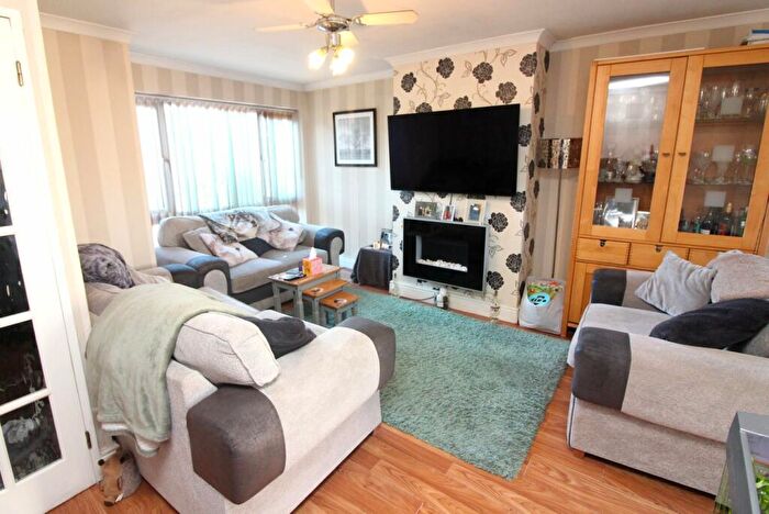 3 Bedroom End Of Terrace House For Sale In Melbourne Close, Stotfold, Hitchin, SG5