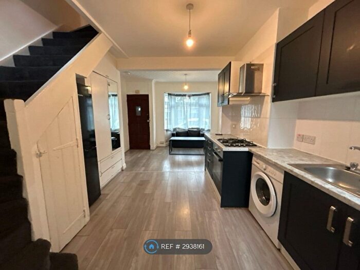 2 Bedroom Terraced House To Rent In Northborough Road, Croydon, SW16