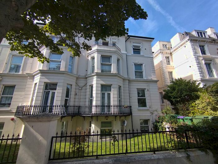 2 Bedroom Flat To Rent In Clifton Road, Folkestone, Kent, CT20